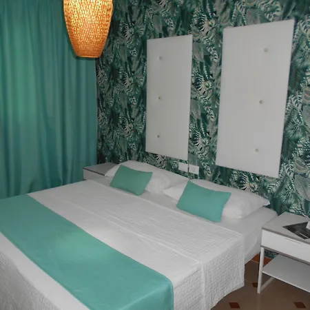 Apartman Boys Men Only Solo Hombres *