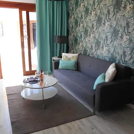 Apartment Boys Men Only Solo Hombres *