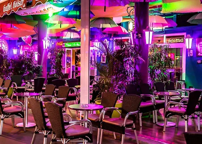 Boys Men Only Solo Hombres 아파트